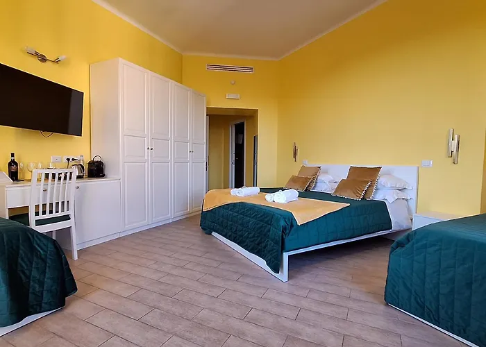 Residenze Serventi Longhi 4*