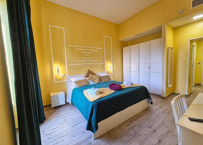 Residenze Serventi Longhi 4*