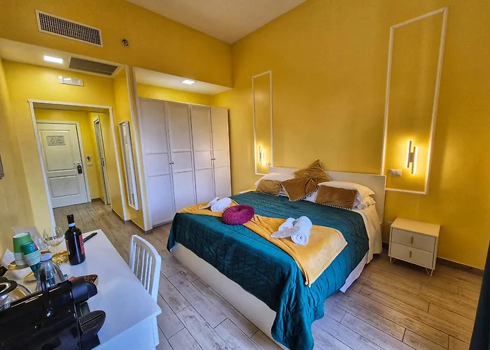 Residenze Serventi Longhi Гостевой дом 4*